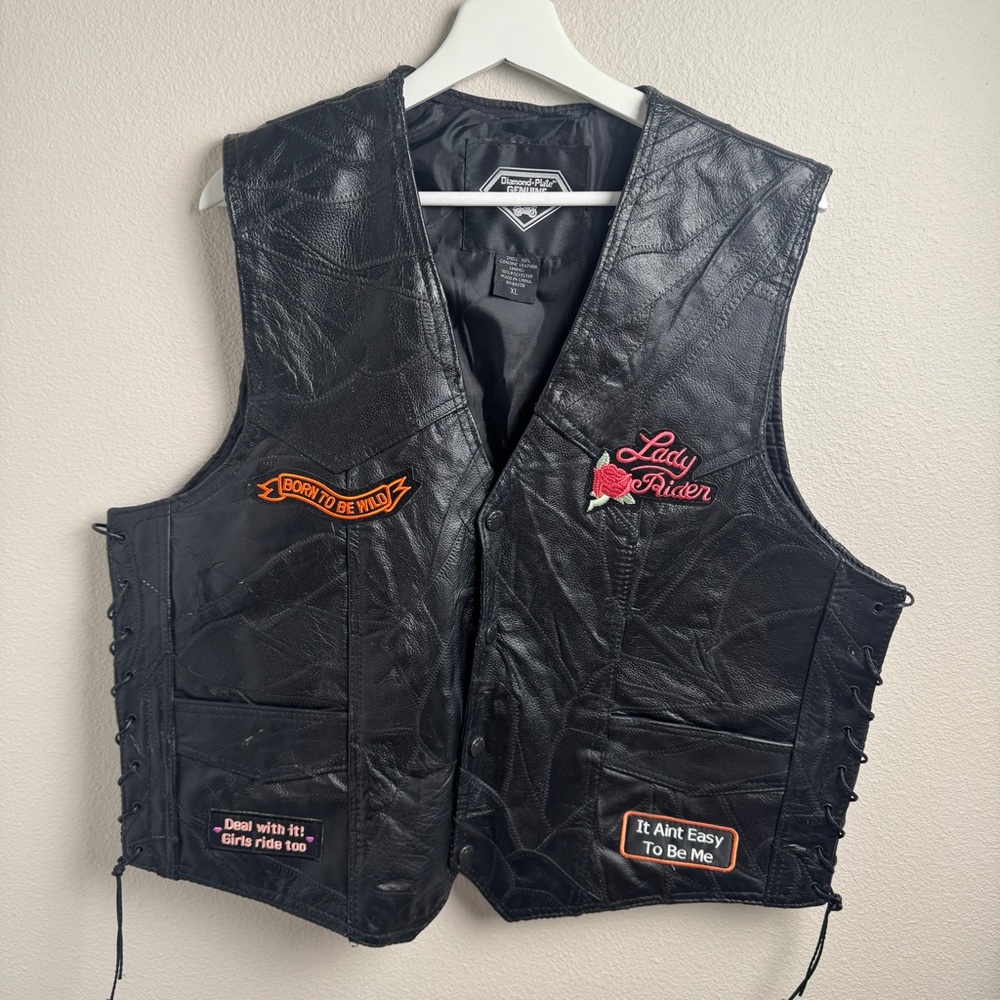 Diamond Plate Buffalo Leather Black Biker Vest with Patches Embroidered Mens XL‎